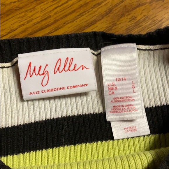 Short sleeved sweater, women’s size 12/14 - Picture 3 of 3